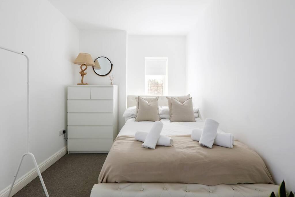 2 Bedrooms Close To The Beach With Garden And Own Entrance ! Okręg wyborczy Hove Zewnętrze zdjęcie